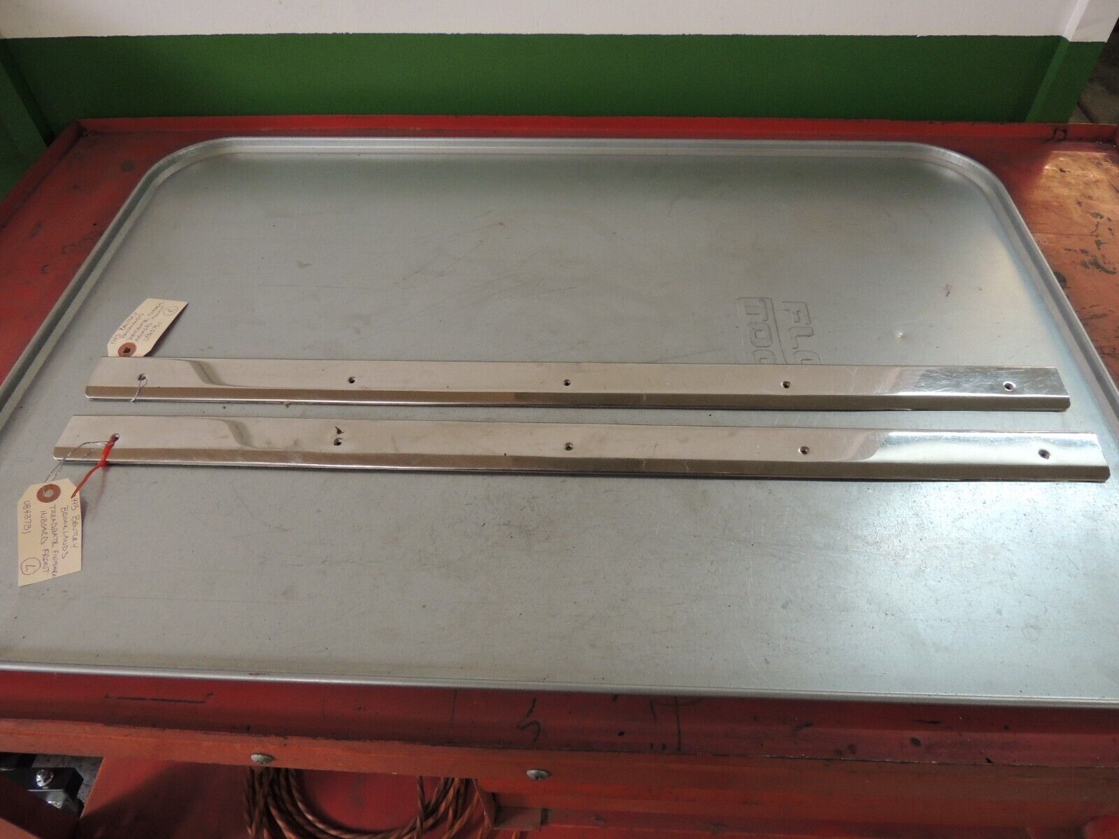 93 Bentley Brooklands/Rolls Royce  Treadplate Finisher Inboard Front UB43731