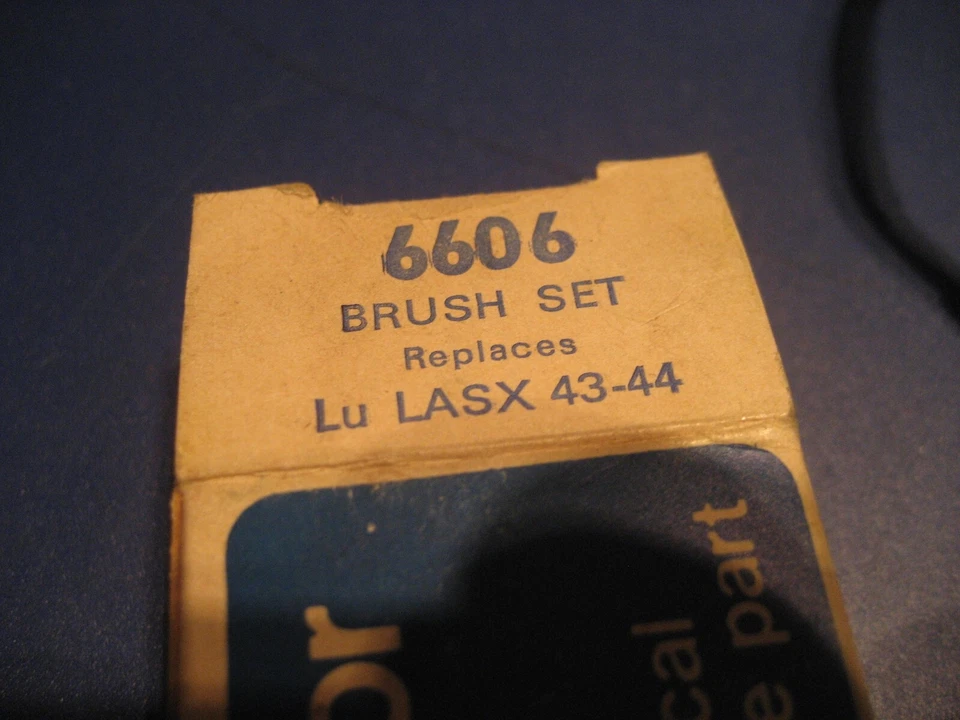 Kohlensatz ( Brush Set ) LUCAS No. Lu LASX 43-44 - Intermotor - Lucas Anlasser - Bild 2 von 2