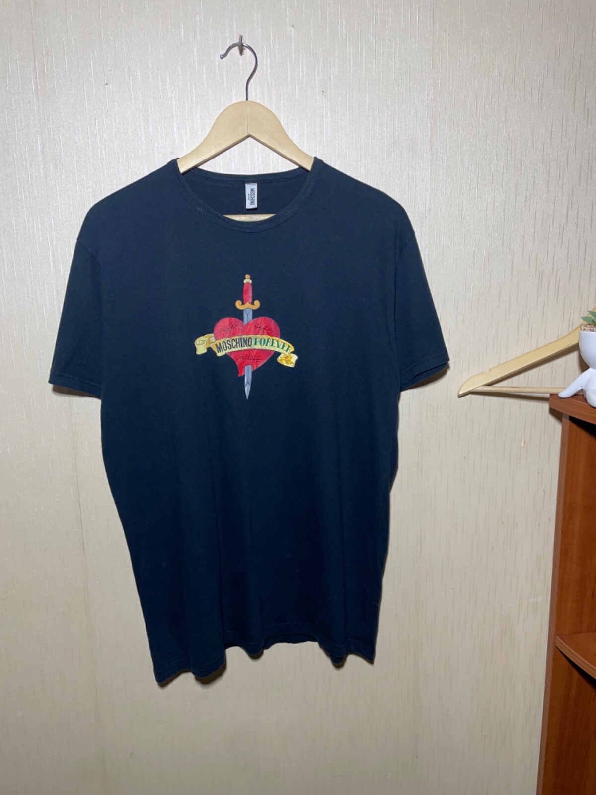 Moschino red heart vintage t shirt large