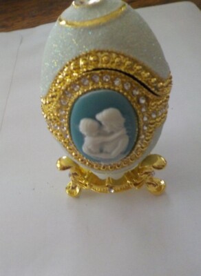 Stauer Mother and Child Egg and Neclace NIB 44808