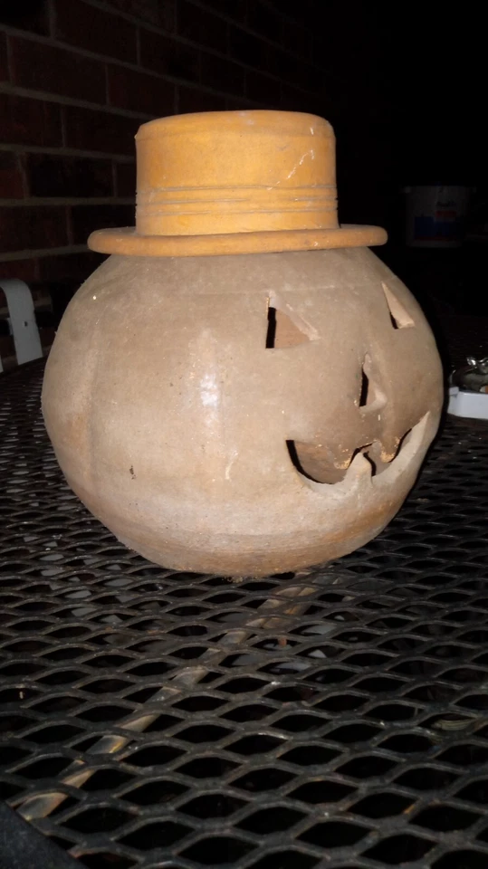 Linterna Jack O' de terracota versión antigua con sombrero de copa linterna de calabaza de Halloween Foto 2 de 4