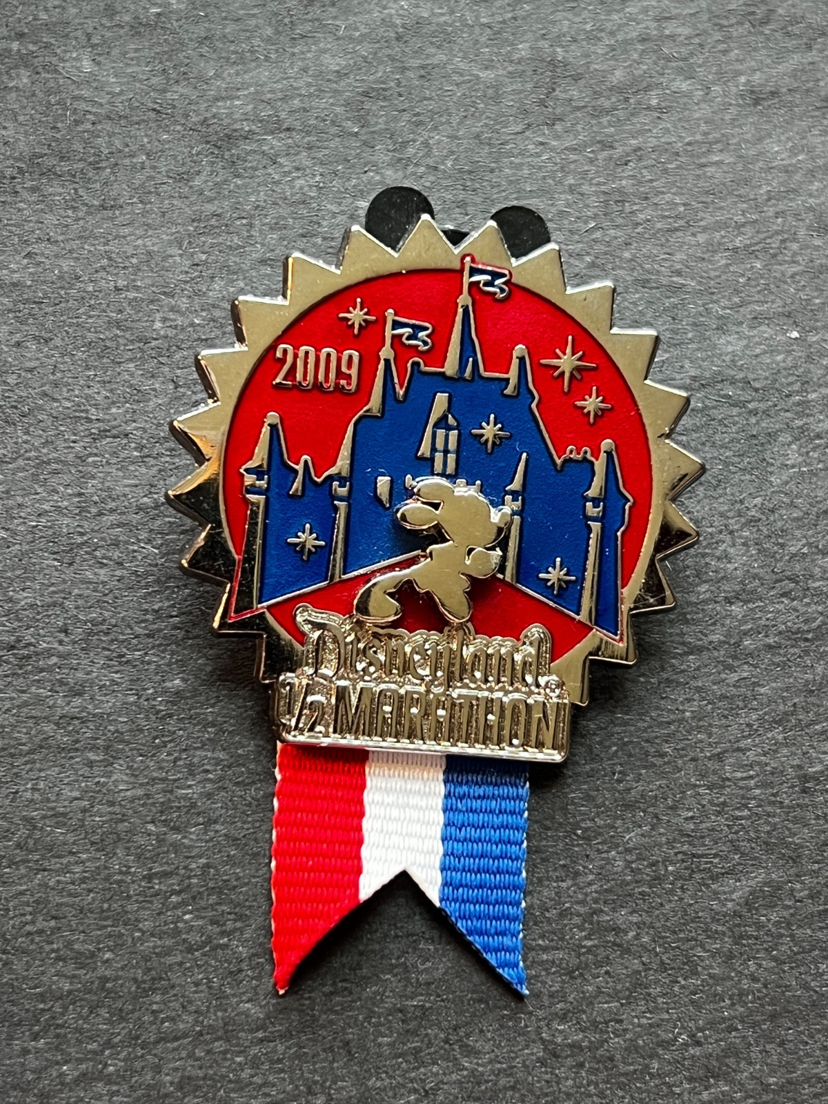 2009 Disneyland Half Marathon Pin RunDisney 1/2