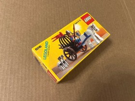 LEGO Castle: Knights' Arsenal (6016) -Brand New In Factory Sealed Box