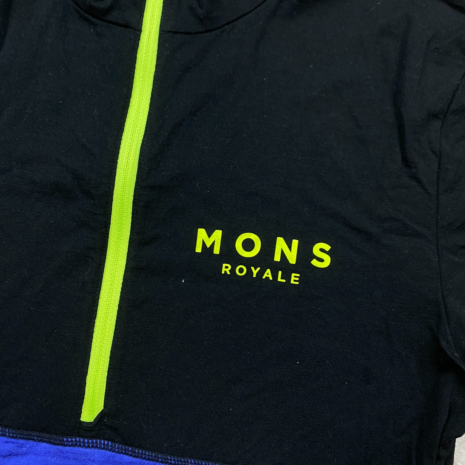 Mons Royale Ultra Lite Merino Air Con Shirt Small Black Athleisure Wool Bike Run