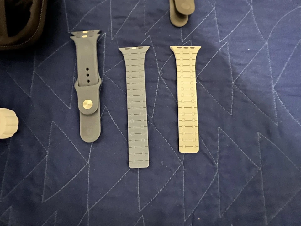 Apple Watch Series 7 45 毫米表壳 带米兰尼斯表圈 - 石墨不锈钢... — 第 4/4 张图片