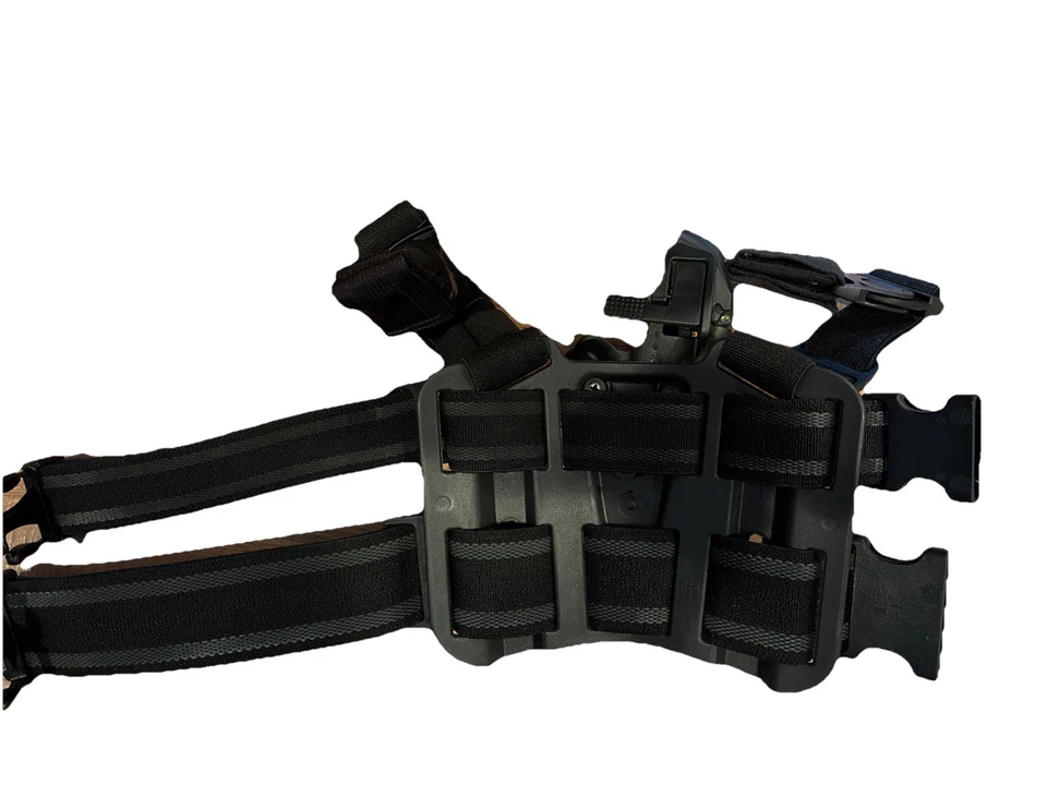 Coldre para mão esquerda Blackhawk Drop Leg Serpa Beretta M92/96 9MM C1370 M9 preto. - Imagem 2 de 4