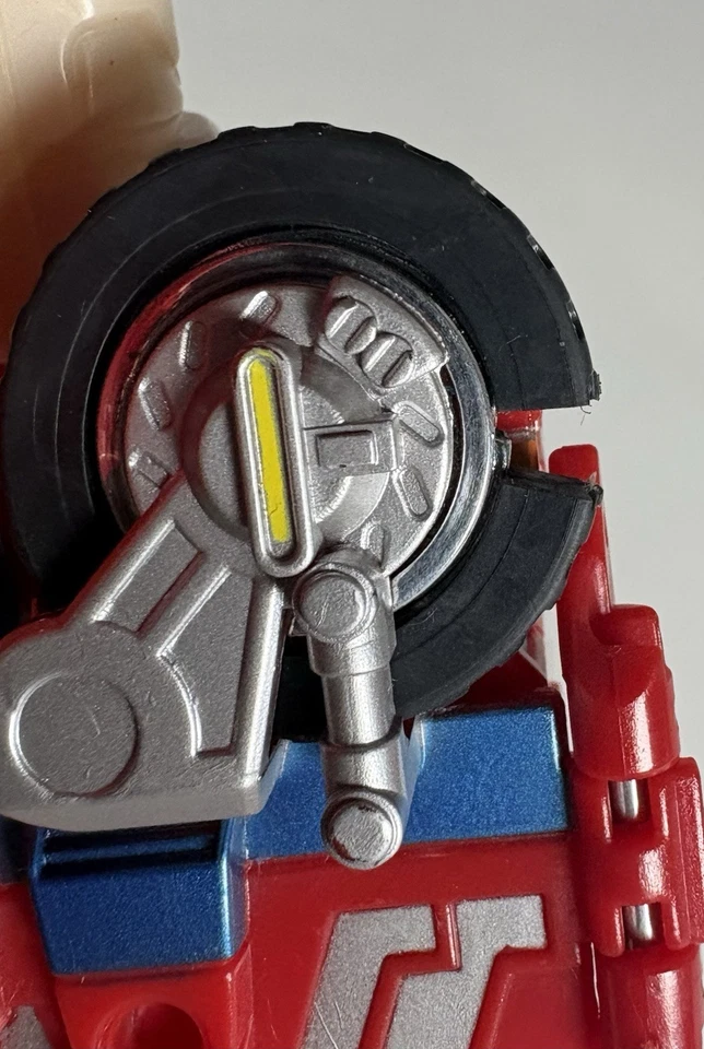 Takara 2000 Transformers: Car Robot Super Fire Convoy **READ** - Image 4 of 4