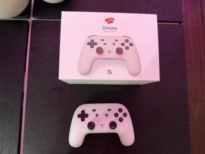 Google Stadia H2B Premiere Edition Controller - Clearly White (GA00722US)