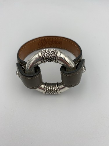 Pulsera Brighton Segovia Arcos Cuero Gris Plata Cristal Centro M/L - Imagen 5 de 17