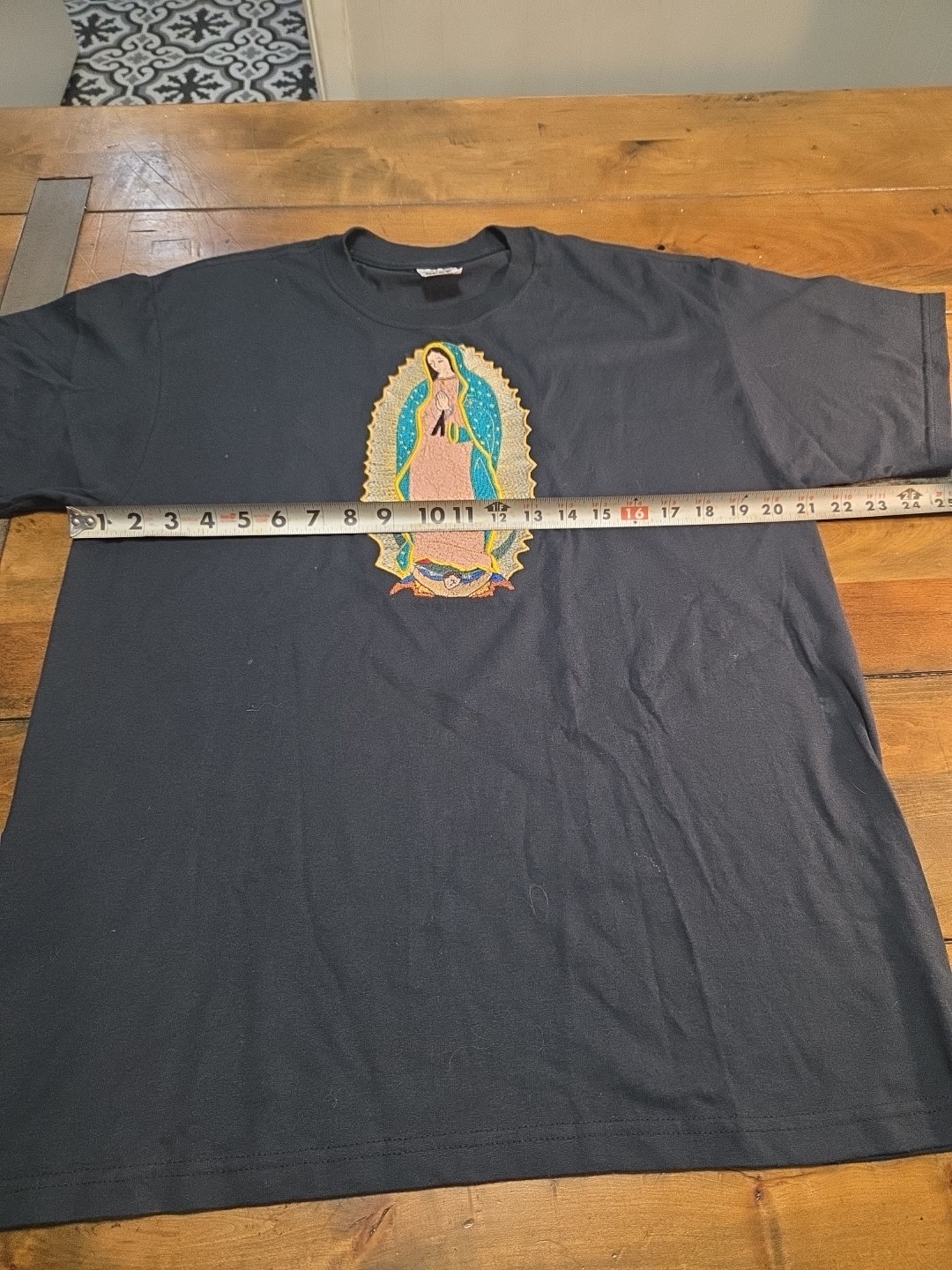Vintage 90s Fruit of the Loom BEST Virgin of Guadalupe Embroidered Tee Shirt L image 6
