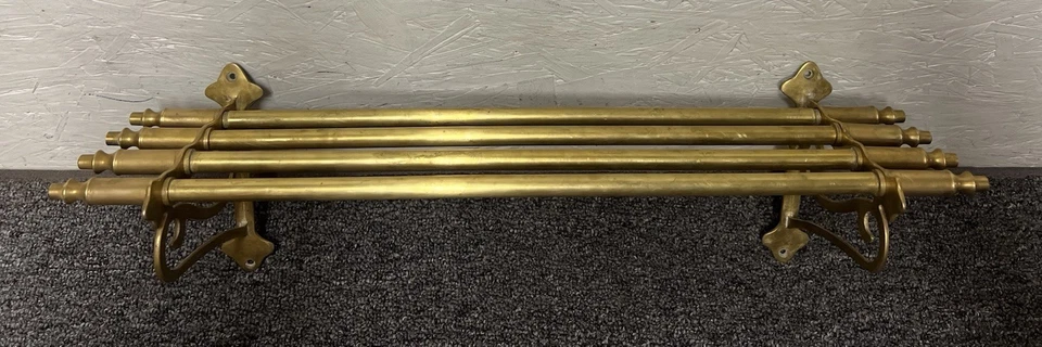 Antiguo portaequipajes Pullman de montaje en pared de latón estilo principios de 1900, toallero Foto 3 de 3