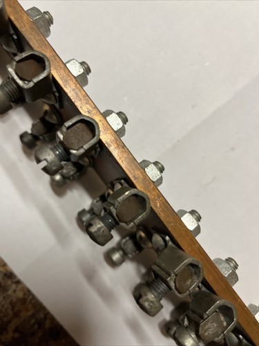 1/4” Copper Ground Bar w 18 lugs 2” x 11" - Picture 4 of 10