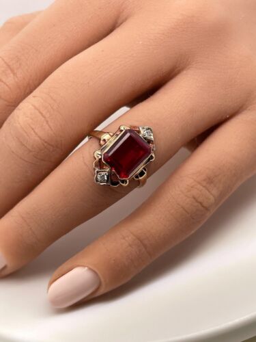 VINTAGE LADIES 10K YELLOW GOLD LAB CREATED RUBY RING + CZs SIZE 5.5 RING - Picture 7 of 10
