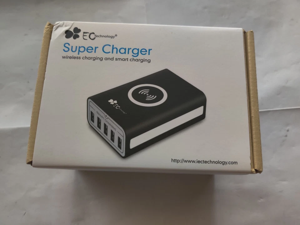 Cargador USB inteligente EC Technology 50W 10A 5 puertos con carga QiWireless Foto 3 de 4