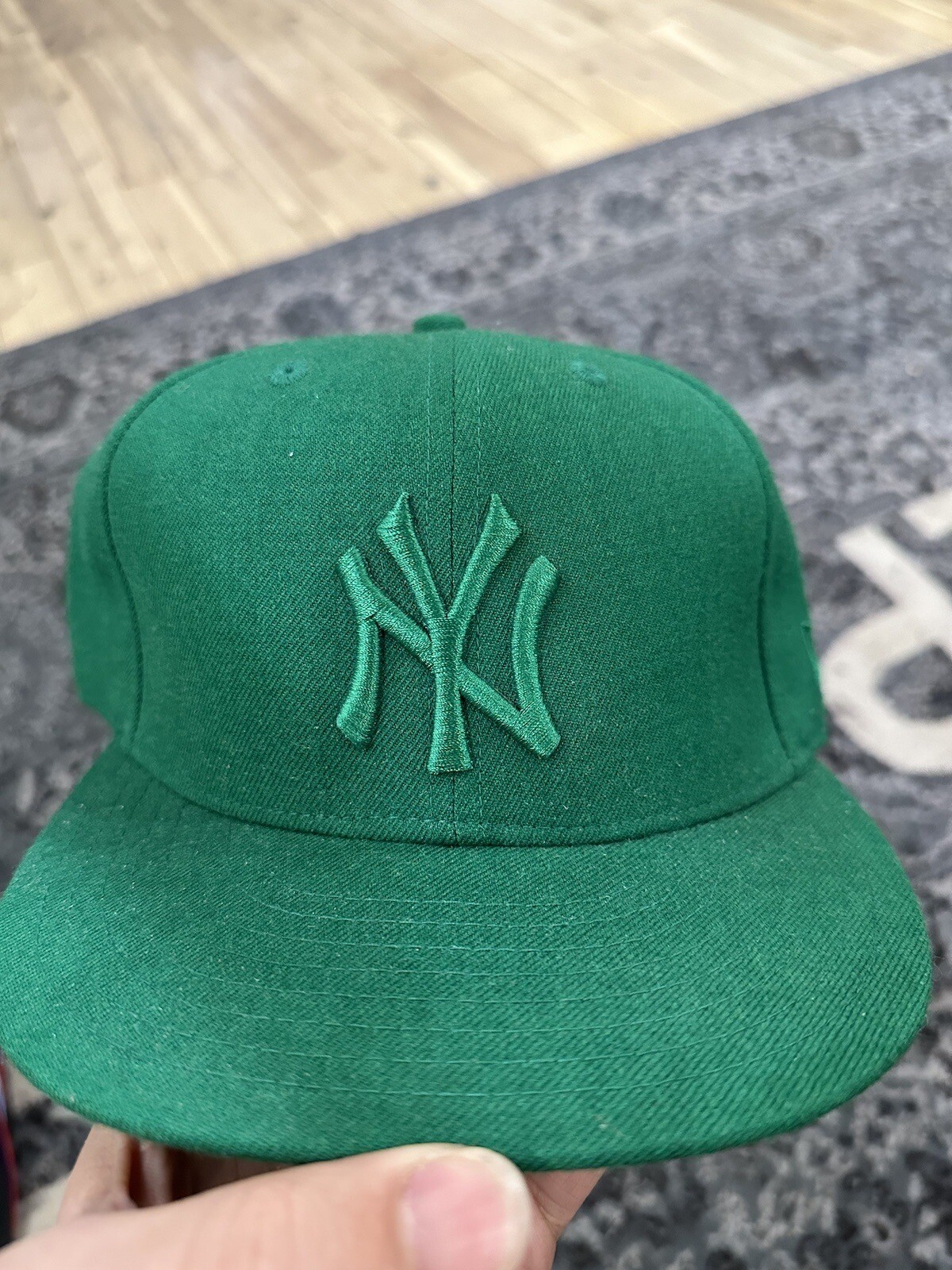 size 7 5/8 all green yankees fitted hat