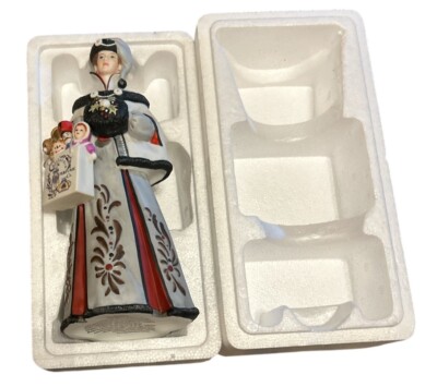 Avon Mrs. P.F.E. Albee 1999 President's Club Members Figurine