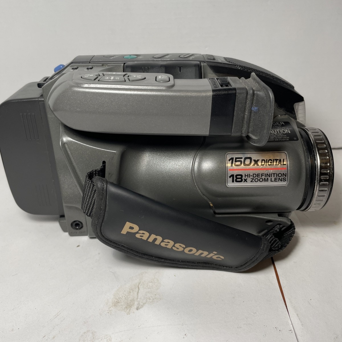 Panasonic PV-L650D Palmsight 4” LCD Screen Analog Camcorder