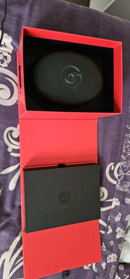 Beats by Dr. Dre Studio Wireless Over-Ear Bluetooth Noise Cancelling Black/Red, photo 2 of 5