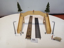 Hornby /Meccano OO D1 Metal Pedestrian Footbridge.With track& Extras.MyRef.(A80)