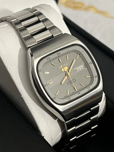 Seiko 5 7009 3170 Grey Square TV Dial Day Date Automatic Vintage 1985 Watch 17J