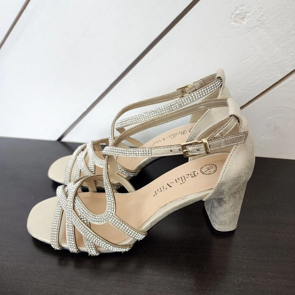 NEW Bella Vita Aliette Womens 7 Soft Gold Metallic Heels 3CT - Image 2 of 4