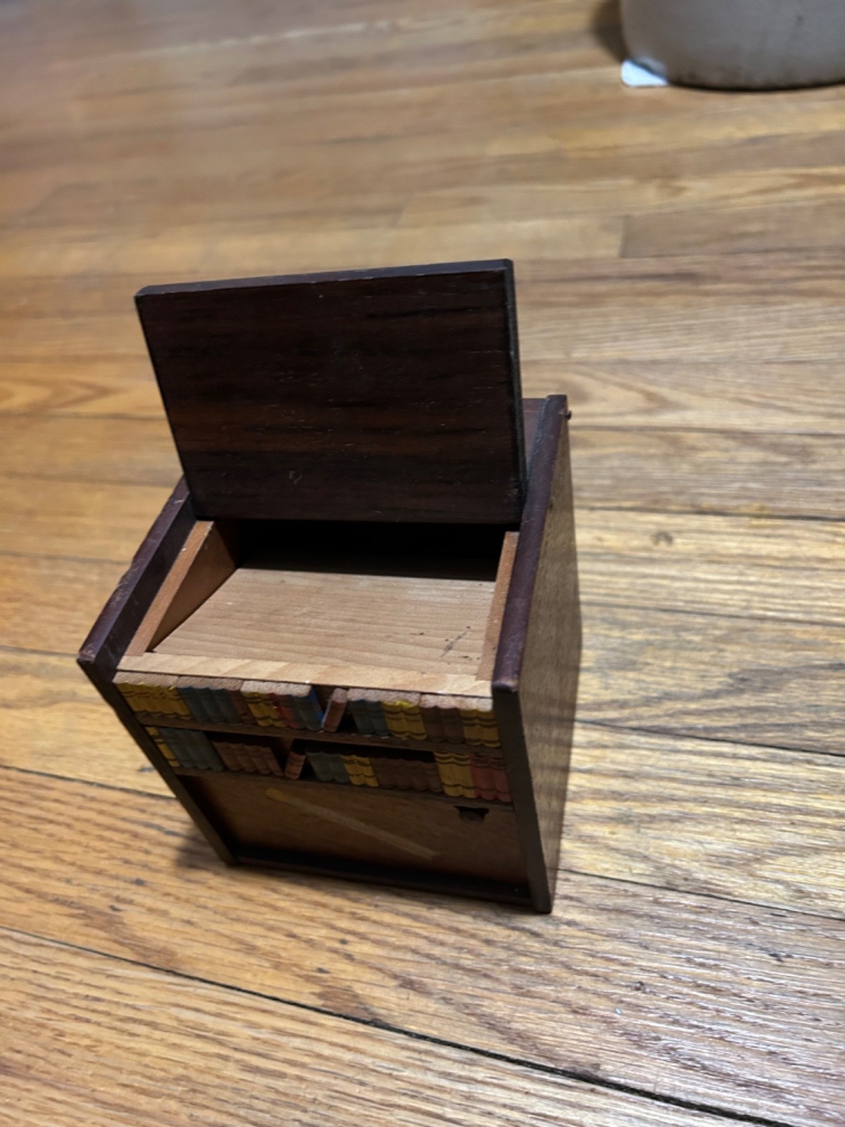 Vintage 1950s Musical Cigarette Dispenser