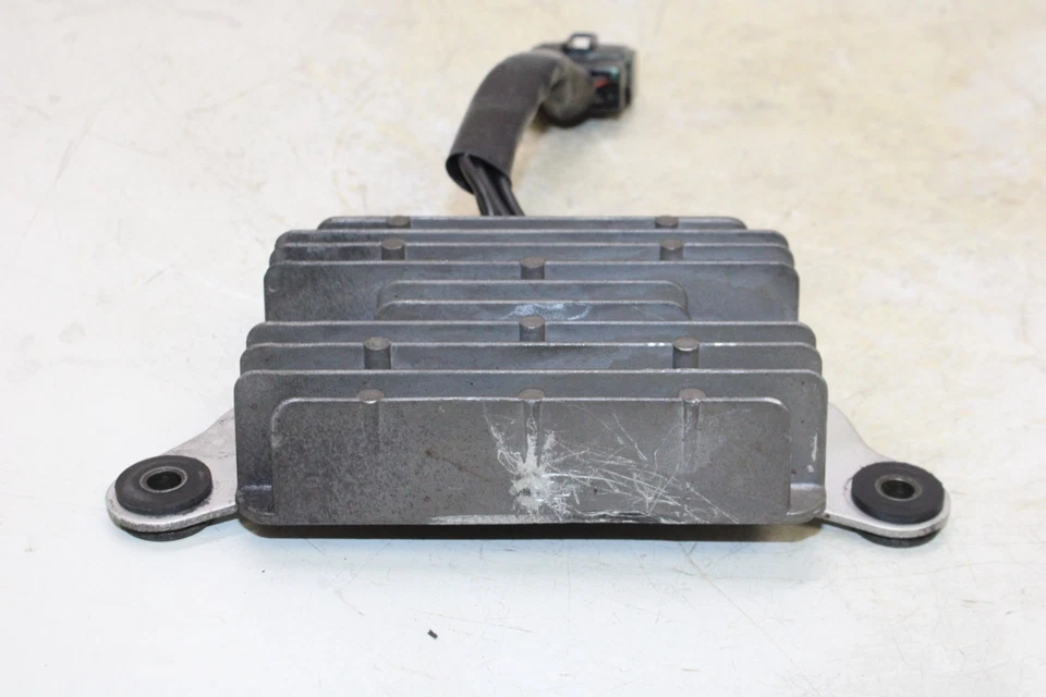 01-07 SUZUKI HAYABUSA GSX1300R REGULADOR DE TENSÃO RETIFICADOR FABRICANTE DE EQUIPAMENTO ORIGINAL - Imagem 3 de 4