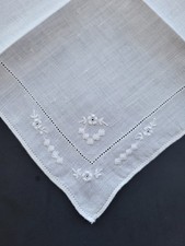 Vintage Ladies Hankie Embroidered White Floral