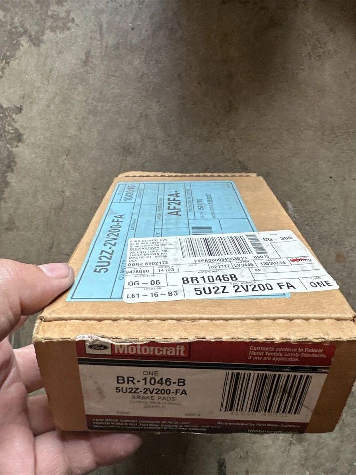 NUEVO Juego de pastillas de freno de disco traseras Motorcraft BR1046B Ford E-150 / Club Wagon 2005-2007 Foto 2 de 2