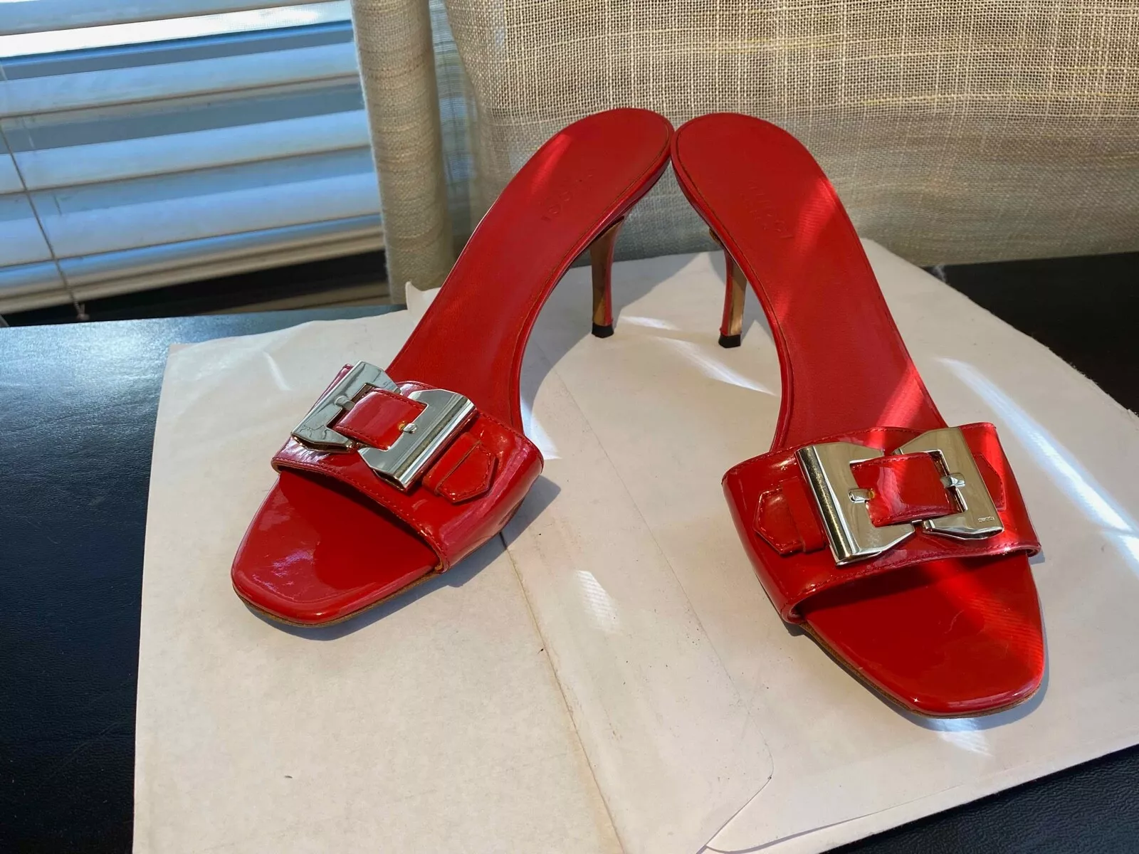 SANDALES GUCCI ROUGE CUIR VERNI MULES SLIDES TALONS À ENFILER BOUCLE ARGENTÉE ITALIE 7
