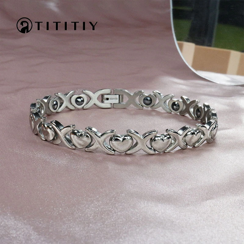New Pure Titanium Magnetic Bracelet Women Love Silver Heart Jewelry Anti-Allergy - Imagem 3 de 4