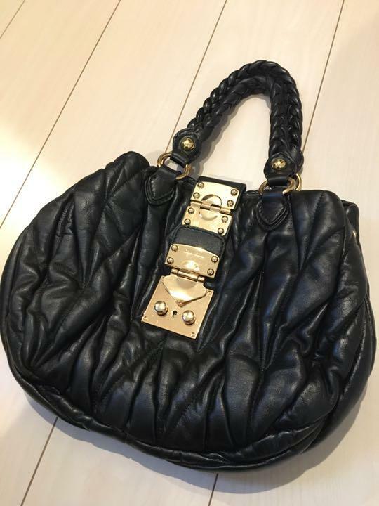 バッグ MIU MIU MATELASSE LEATHER TOTE HAND BAG Matelassé leather tote bag in black - Miu Miu | Mytheresa