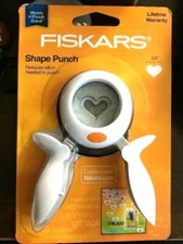 Fiskars 174420-1002 Heart Squeeze Punch