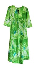 Vtg Made in Hawaii Sz 6 Maxi Dress 100 Polyester Green Floral Print