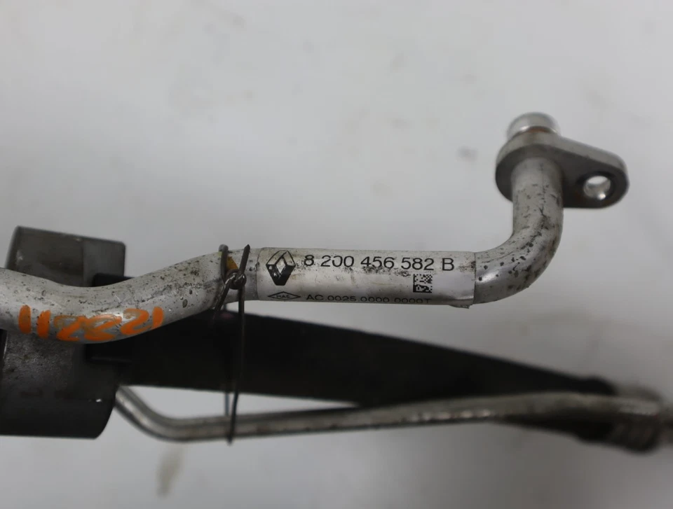 Tuyau de clim occasion RENAULT TWINGO II Phase 1 - 1.2i 16v 75ch - - Photo 3/4