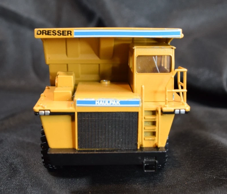 Conrad #2722 Dresser Haulpak Mining Truck 1:50 Scale - Read - Image 4 of 4
