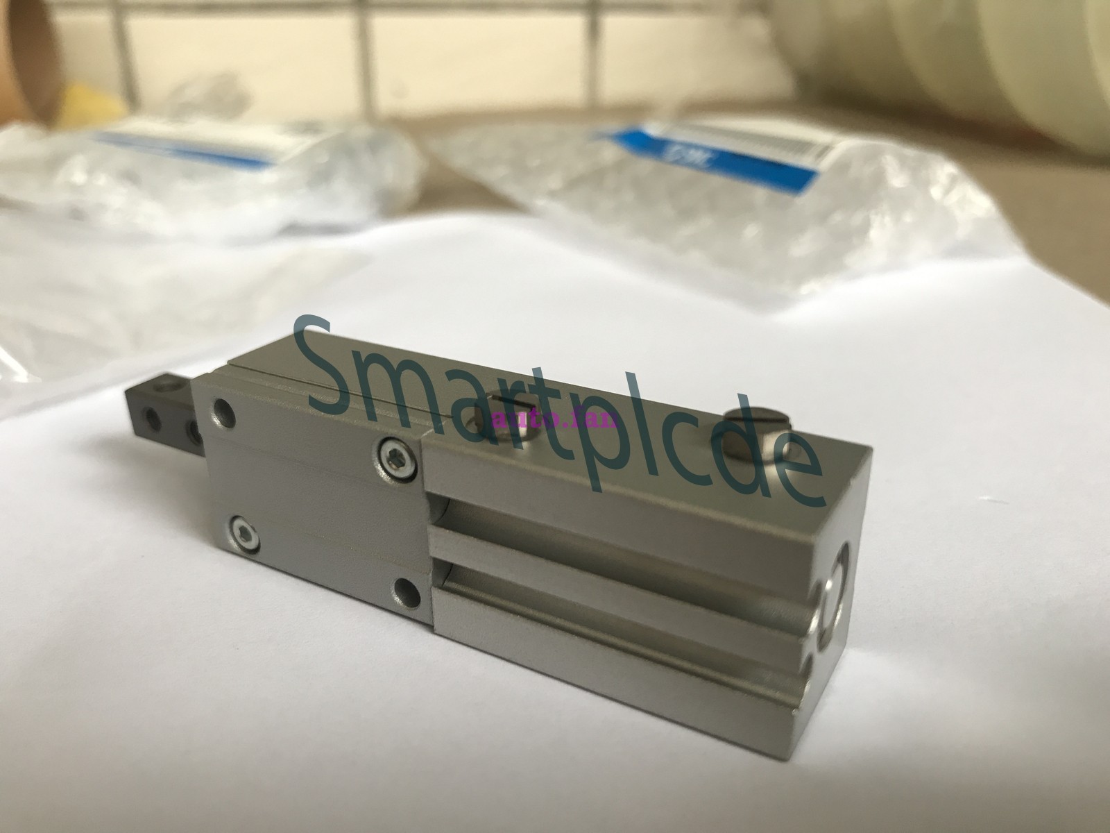 1PCS NEW Applicable for SMC cylinder MIS8-10D2