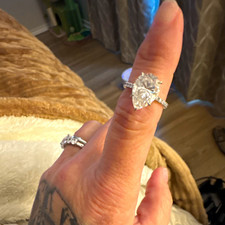 Pear Cut Diamond Engagement Ring 14k White Gold Pavé Band Prong Size 7 2mm