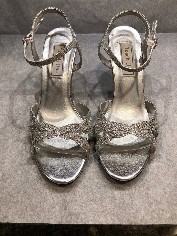 ZAPATOS DE VESTIR TOUCH UPS PARA MUJER PLATEADOS BRILLO TACÓN ALTO - TALLA 8,5M Foto 2 de 4