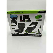 Bionik Xbox Series XS Pro Kit : 2x Quickshot Pro, 1100 mAh Batteries Station