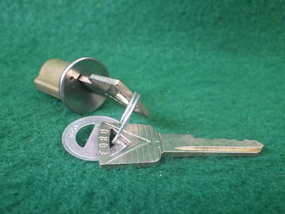 19601977 Ford ignition switch lock cylinder w/keys NOS Galaxie,Tbird