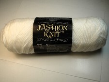 White Fashion Knit Yarn 🧶 lot of 4 skeins 4 ply 3.5oz Shrink Proof USA MADE NEW