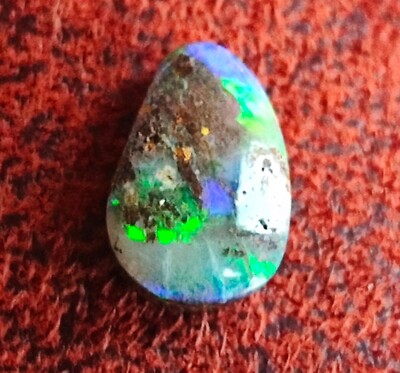 Boulder Matrix Opal Jelly Edelopal fancy form 1,4 ct 2 x 6,5x 9,5 mm