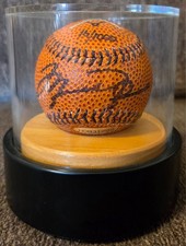 Baseball/Basketball – Michael Jordan – Signed – “16/1000” – Upper Deck Certified