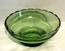Vintage E.O. Brody Co. Depression Glass Forest Green Scalloped Bowl 6 ¾” M 2000