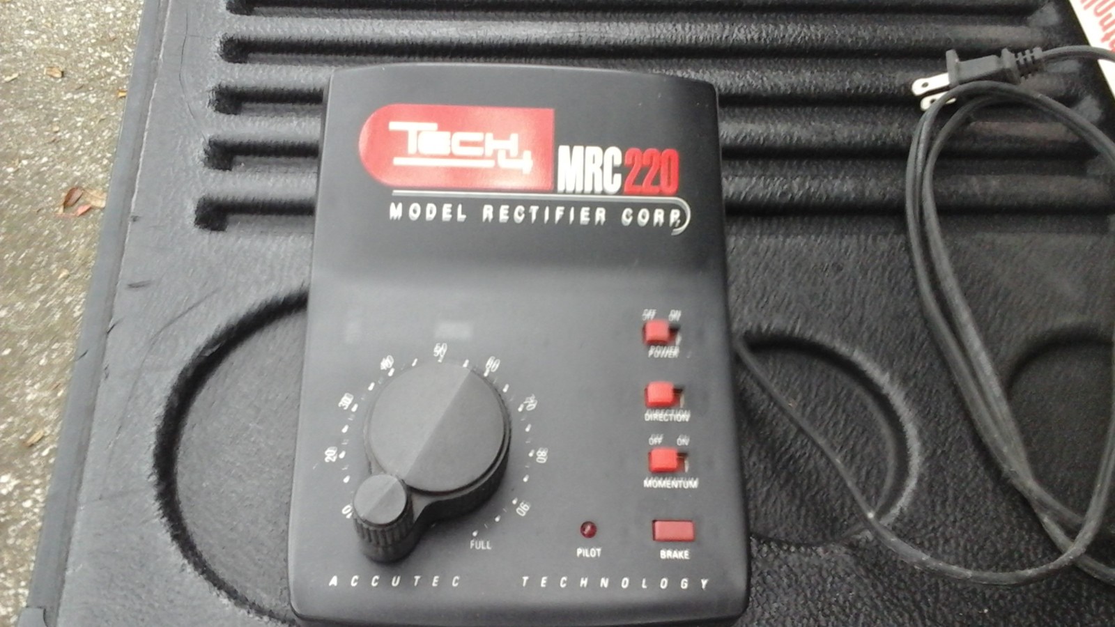 MRC #220 TECH 4 TRAIN CONTROLLER (DC/AC) POWER-PACK