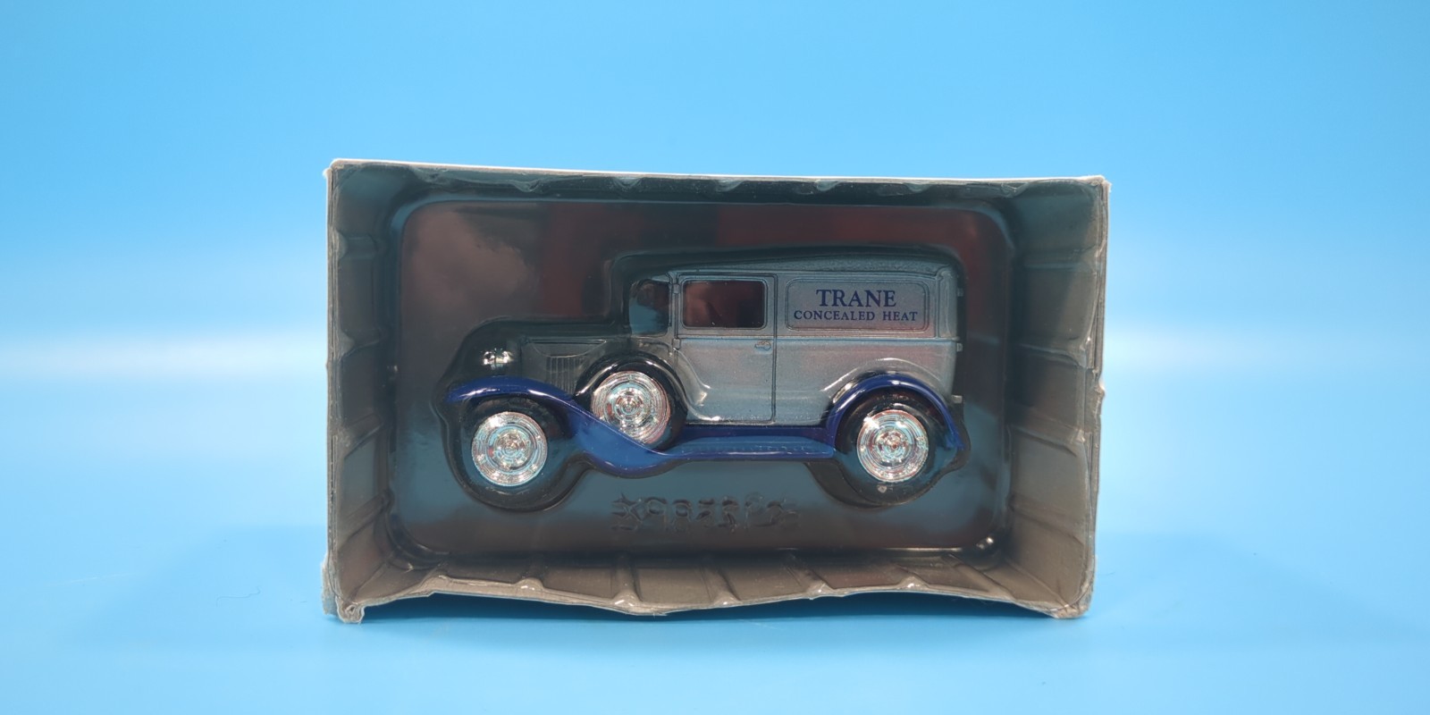 Ertl Trane Concealed Heat Diecast Truck 1930 Chevy Panel Van 1:43 Boxed thumbnail 10