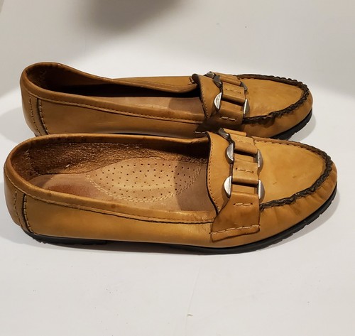 Nine West Women's Soft  Slip On  Size S 5-6,  Tan  - Picture 3 of 12