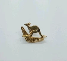 Australia Kangaroo Boomerang Gold Tone Vintage Lapel Pin #331