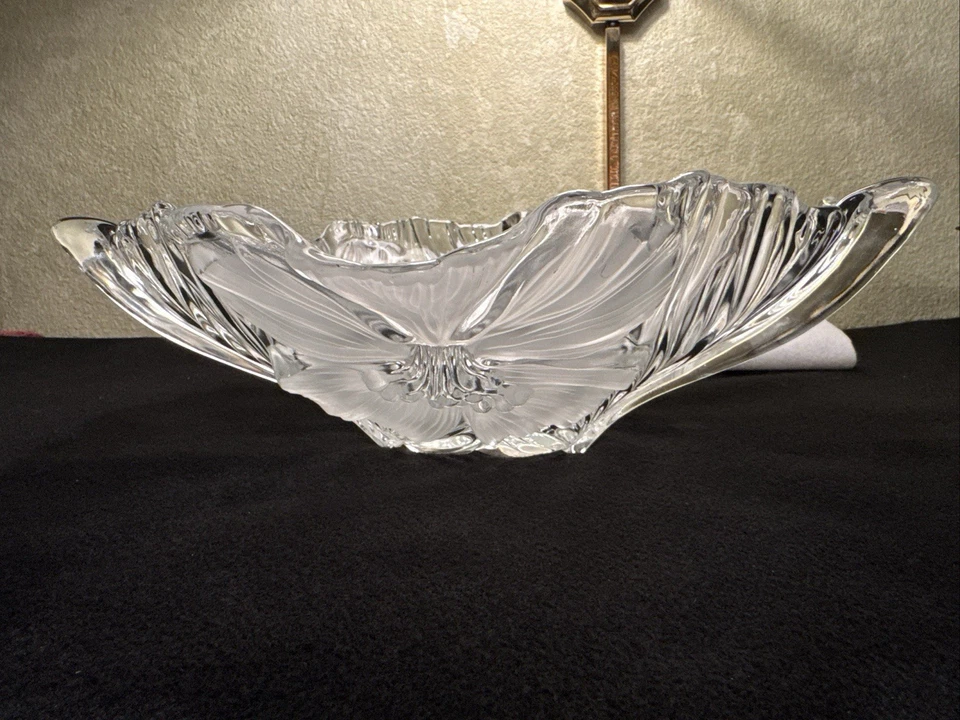 Prato de servir Mikasa cristal hibisco geada padrão grande 15" peça central tigela - Imagem 4 de 4